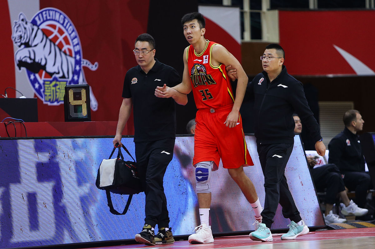 CBA联赛推出新规则,引发广泛讨论和争议的简单介绍 CBA联赛推出新规则,引发广泛讨论和争议的简单介绍