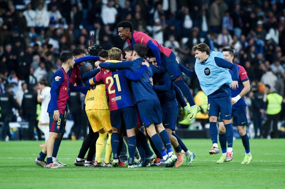 包含巴萨主帅挑战赛季困局，球员集体动荡的词条