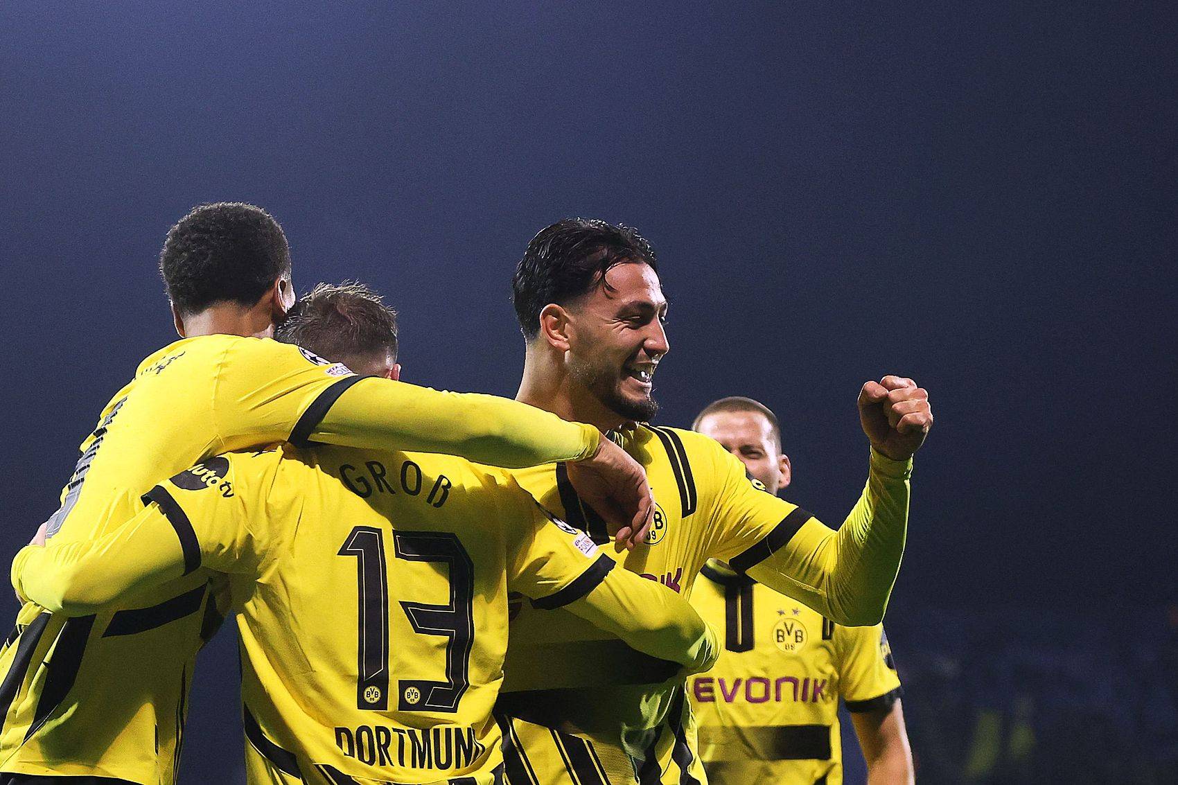 关于多特蒙德战术大调整,欧冠之路不妙?的信息 关于多特蒙德战术大调整,欧冠之路不妙?的信息