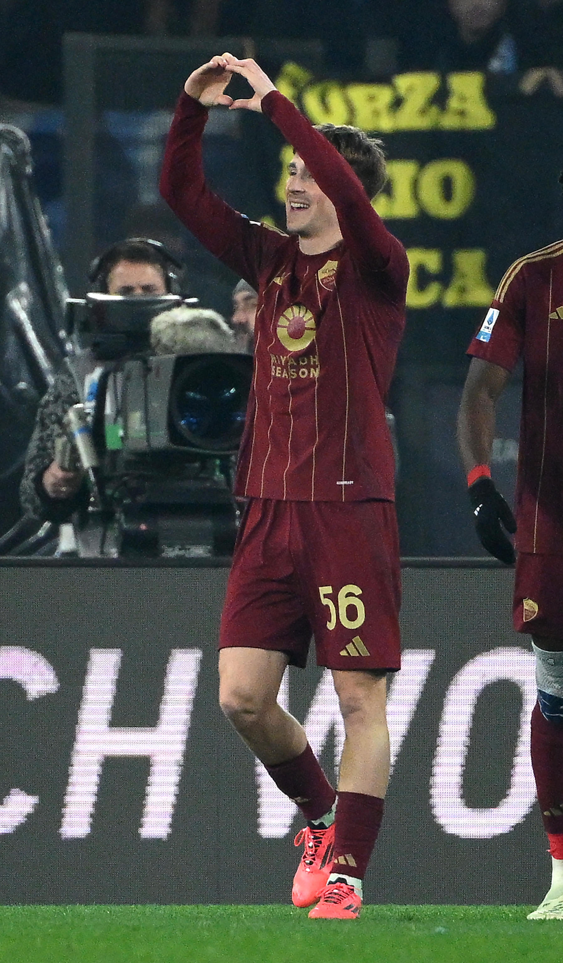 包含罗马客场-击败克罗托内,稳固前四位置的词条 包含罗马客场-击败克罗托内,稳固前四位置的词条