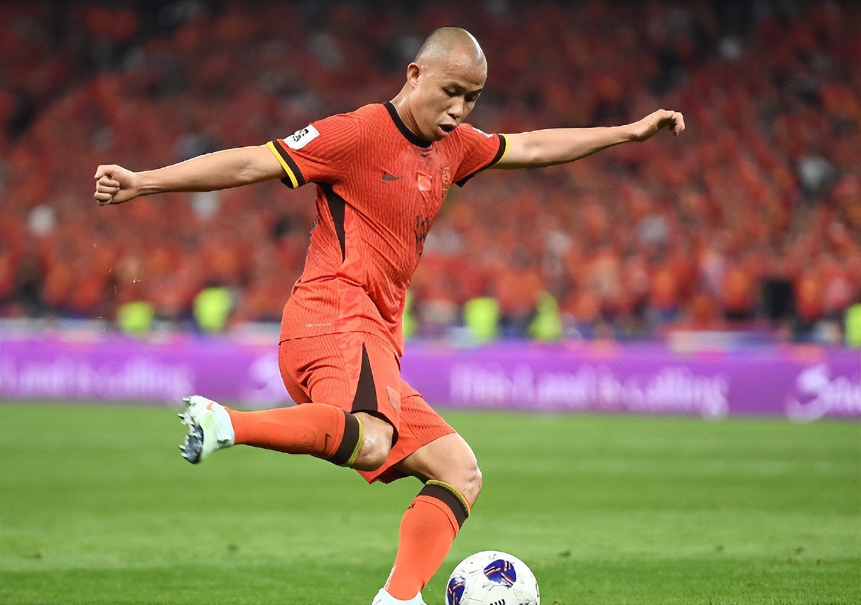 足球职业选手即将迎战困难挑战 足球职业选手即将迎战困难挑战