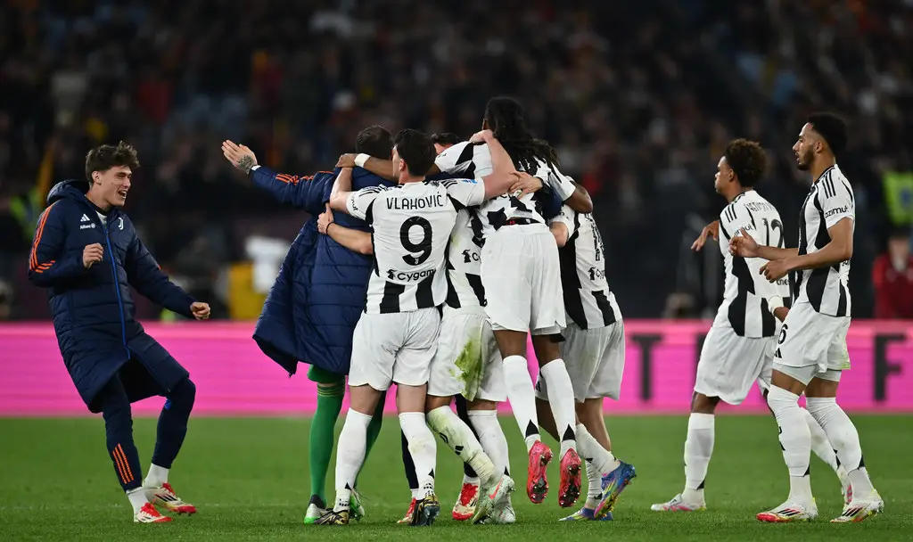 尤文图斯击败曼联，成功晋级欧冠决赛