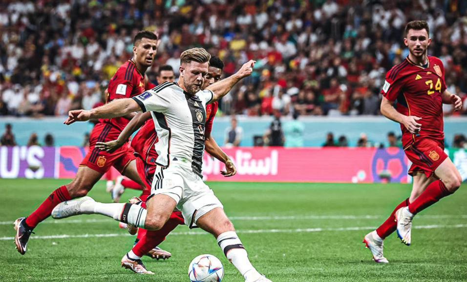 包含德国平局战平，欧锦赛晋级前景未明的词条