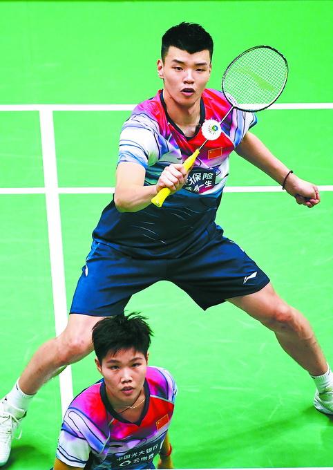 包含韩国羽毛球队血洗印度羽毛球队，谌龙统治全场的词条