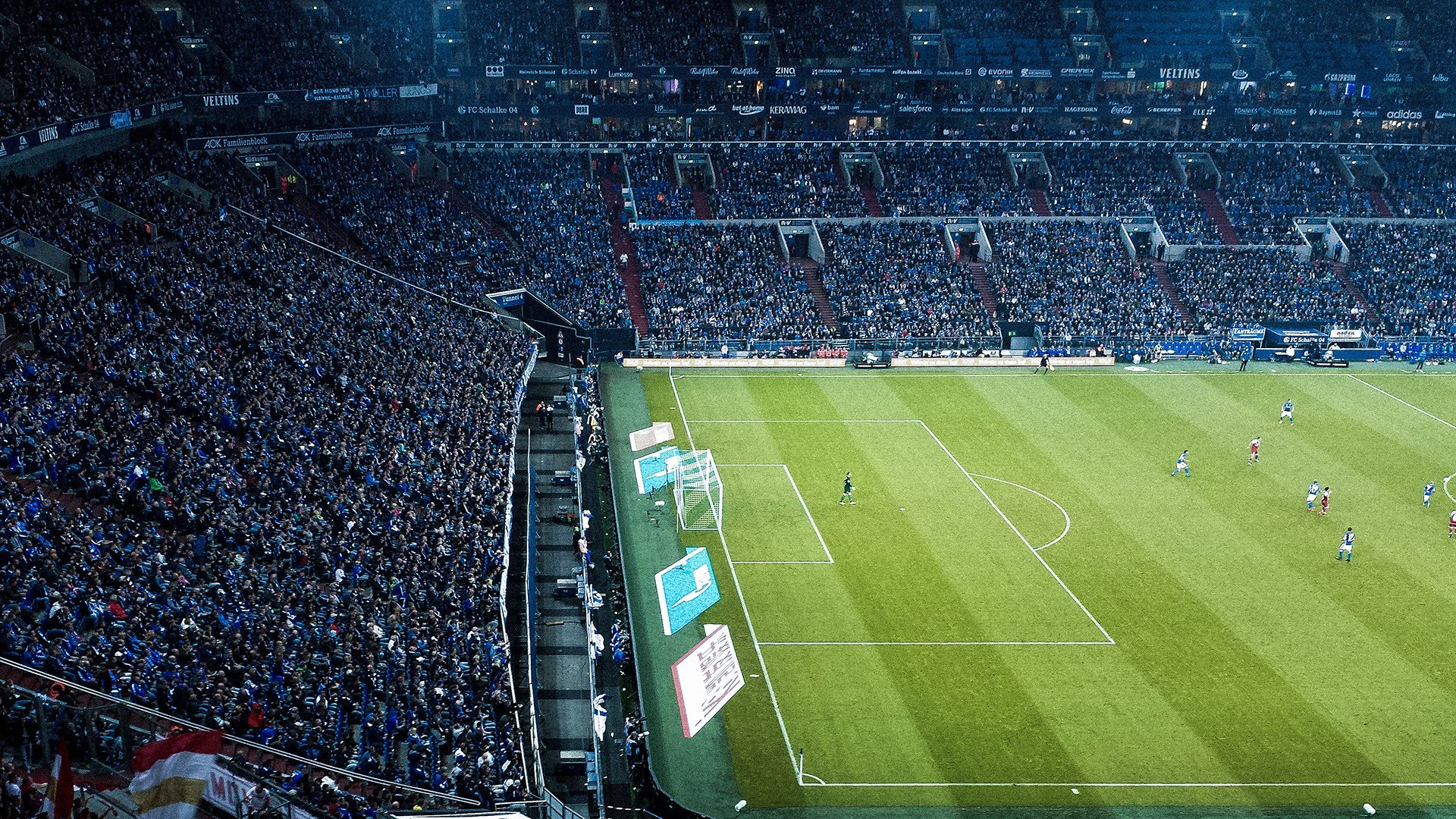 钢铁骑士与赛道勇士，F1街道赛上的终极血拼